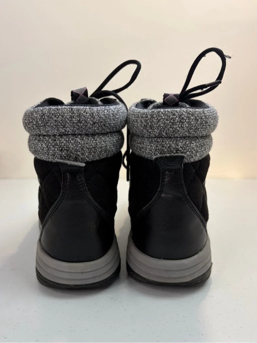 Ryka Aurora Winter Boots Womens Size 8 Black Gray Lace Up Comfort Hiking Shoes